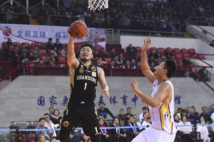 从球场到人生舞台，懂球客如何见证变化中的自信与成就力量